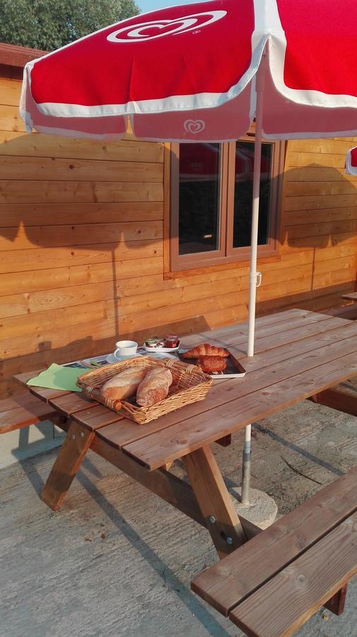 Camping Loisirs Des Groux Mousseaux-sur-Seine Eksteriør bilde